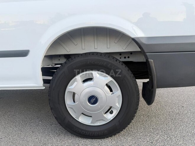 Ford Transit-13