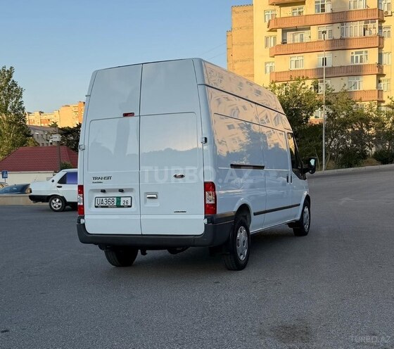 Ford Transit-3