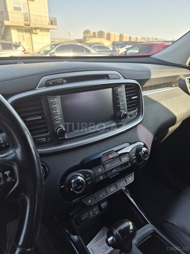 Kia Sorento-12