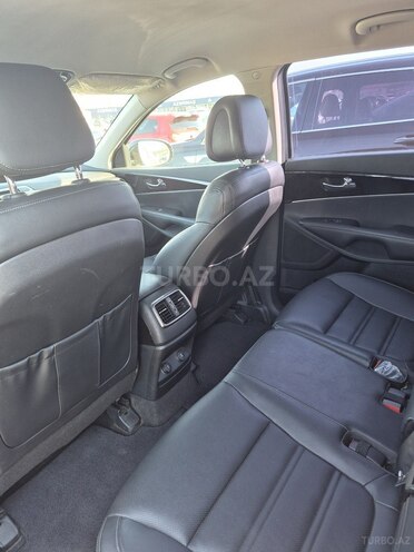 Kia Sorento-17