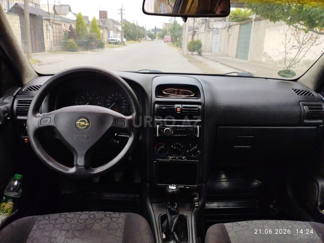 Opel Astra-10