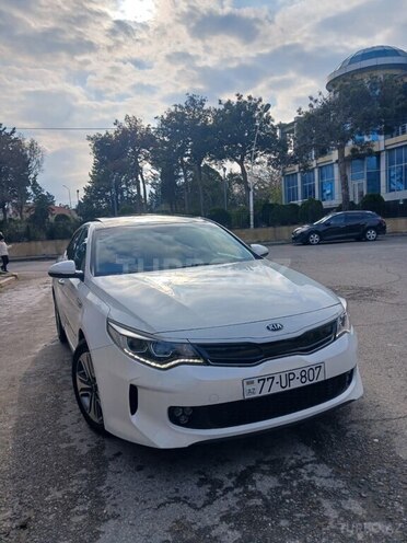 Kia K5-1