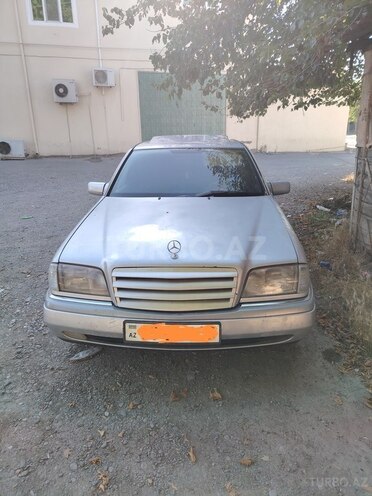 Mercedes C 220-1