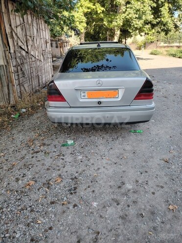 Mercedes C 220-2
