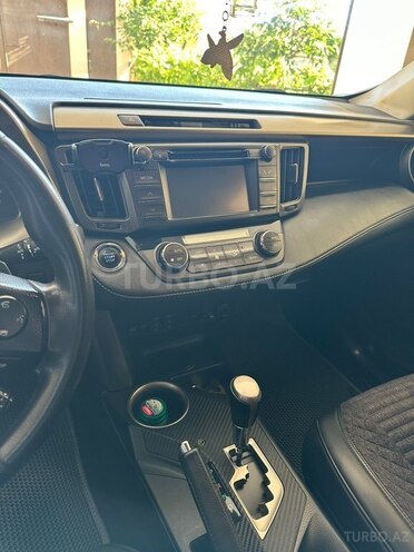 Toyota RAV4-10