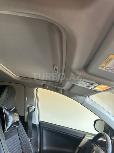 Toyota RAV4-11