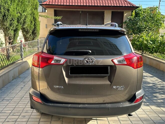 Toyota RAV4-4