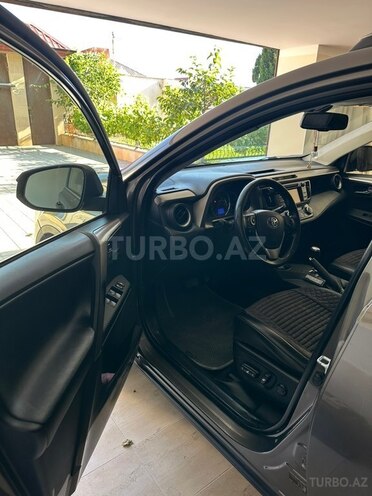 Toyota RAV4-5