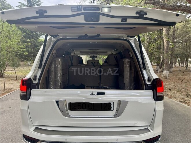 Toyota Land Cruiser-10