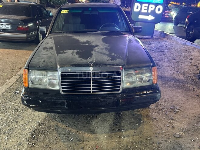 Mercedes 230 E-6