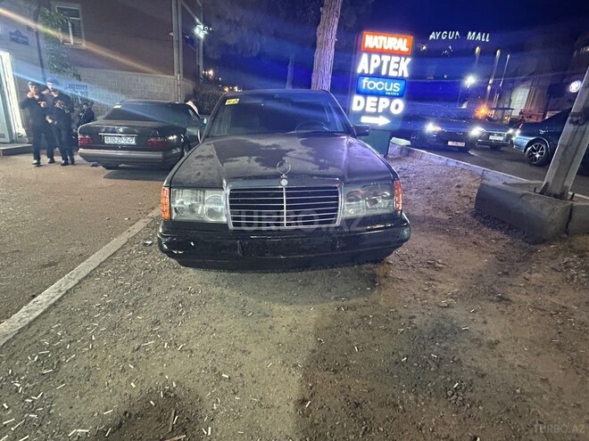 Mercedes 230 E-5