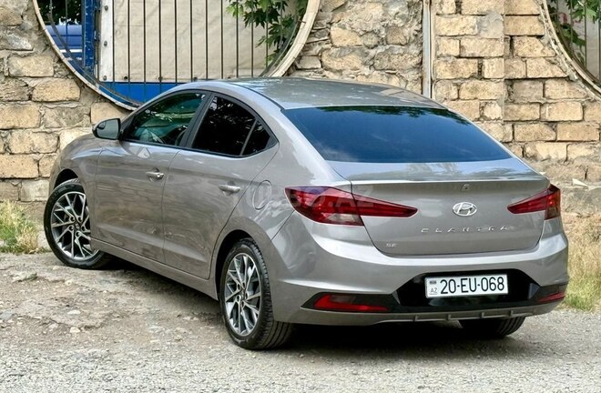 Hyundai Elantra-6