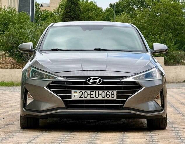 Hyundai Elantra-1