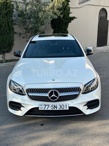 Mercedes E 300 4MATIC-4