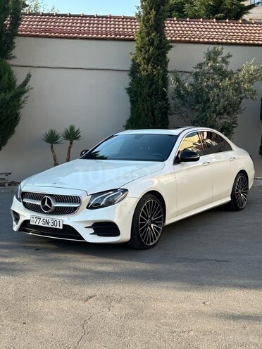 Mercedes E 300 4MATIC-1
