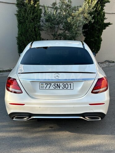 Mercedes E 300 4MATIC-5
