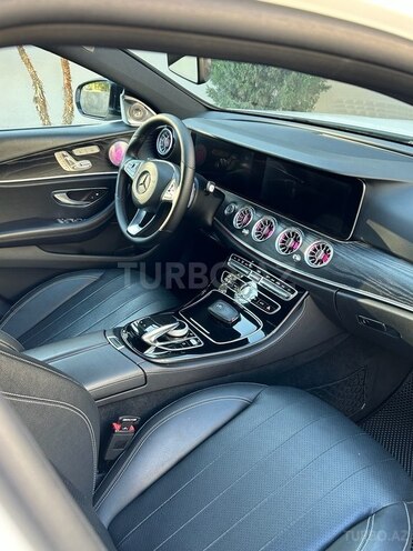 Mercedes E 300 4MATIC-8