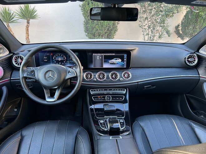Mercedes E 300 4MATIC-3