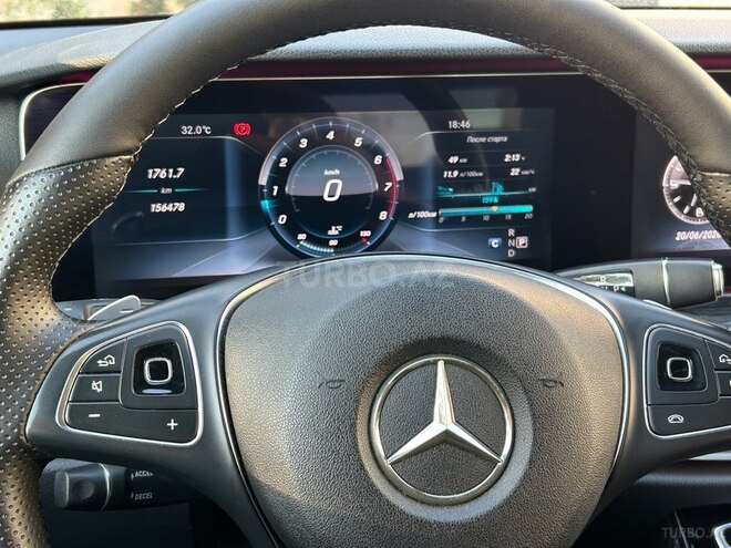 Mercedes E 300 4MATIC-10