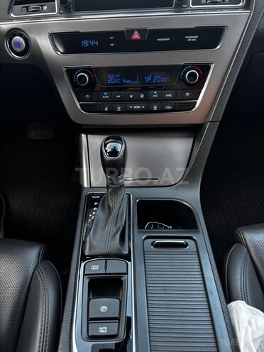 Hyundai Sonata-8