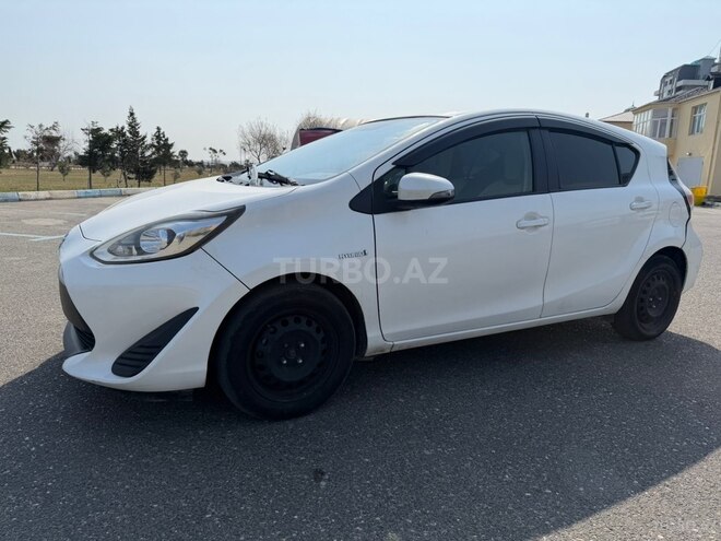 Toyota Aqua-6