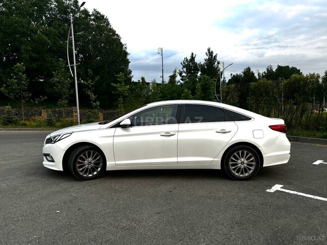 Hyundai Sonata-16