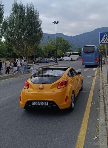 Hyundai Veloster-2