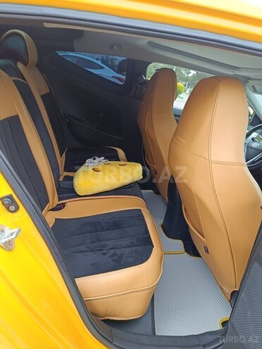 Hyundai Veloster-10