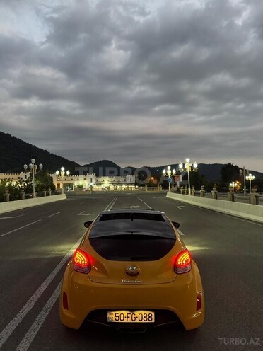 Hyundai Veloster-13