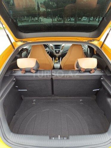 Hyundai Veloster-12