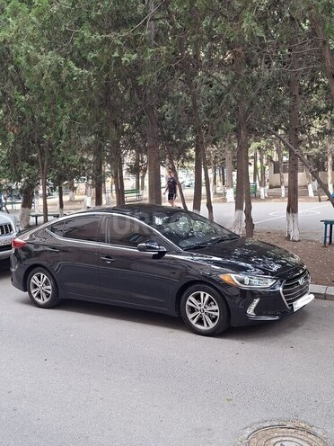 Hyundai Elantra-2