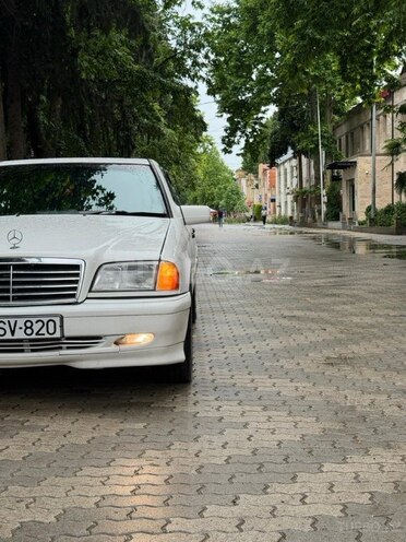 Mercedes C 230-3