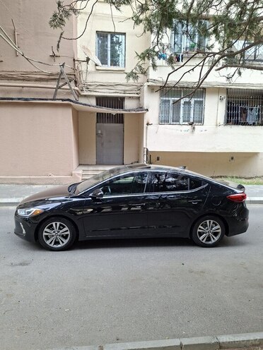 Hyundai Elantra-5