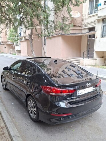 Hyundai Elantra-7
