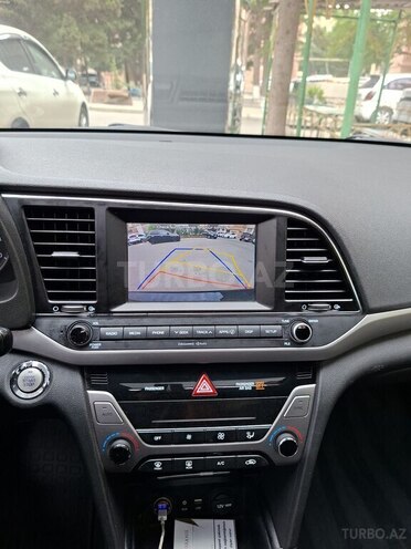 Hyundai Elantra-20