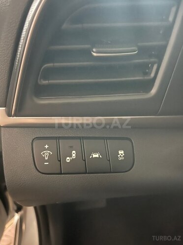 Hyundai Elantra-6