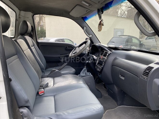 Kia K2700-8