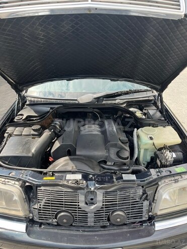 Mercedes C 240-17