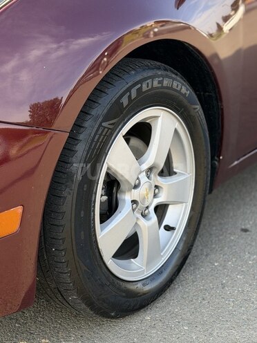 Chevrolet Cruze-12
