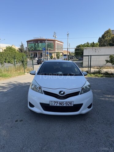 Toyota Vitz-1