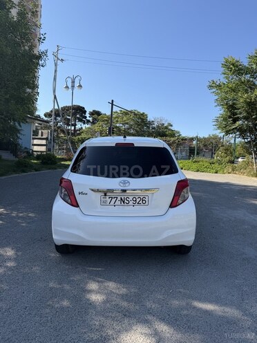 Toyota Vitz-4