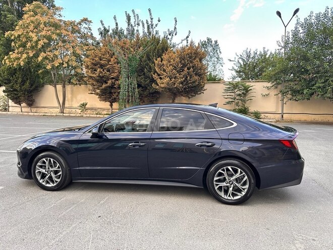 Hyundai Sonata-4
