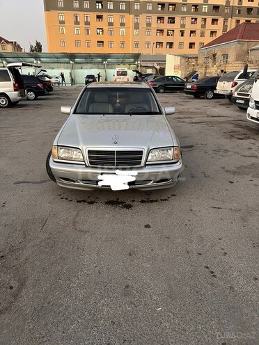 Mercedes C 230-1