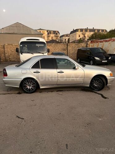 Mercedes C 230-6