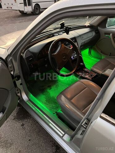 Mercedes C 230-8