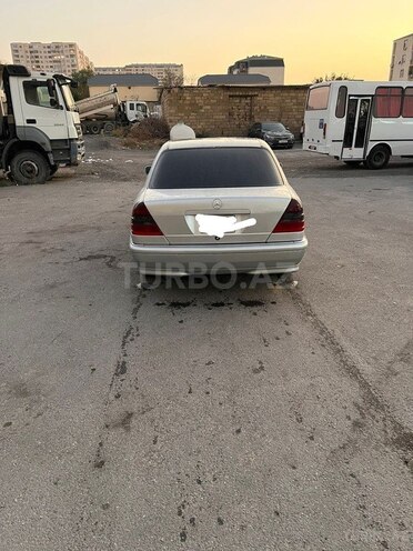 Mercedes C 230-11