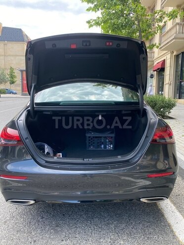 Mercedes E 300-9