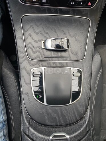Mercedes E 300-16