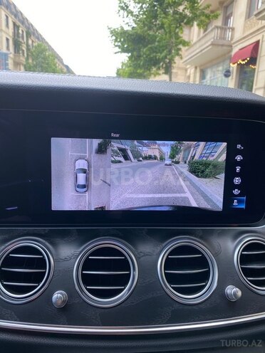 Mercedes E 300-17