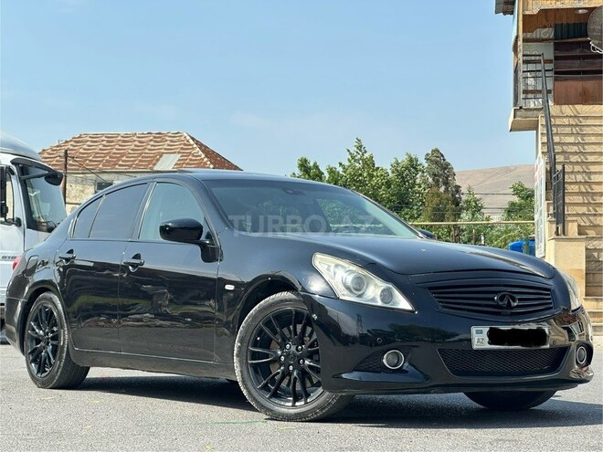 Infiniti G25-1